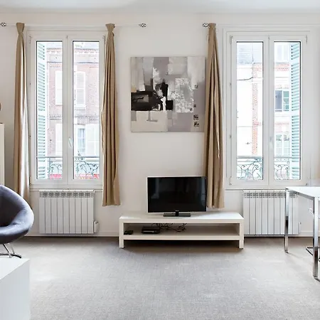 2 Pieces Apartment *