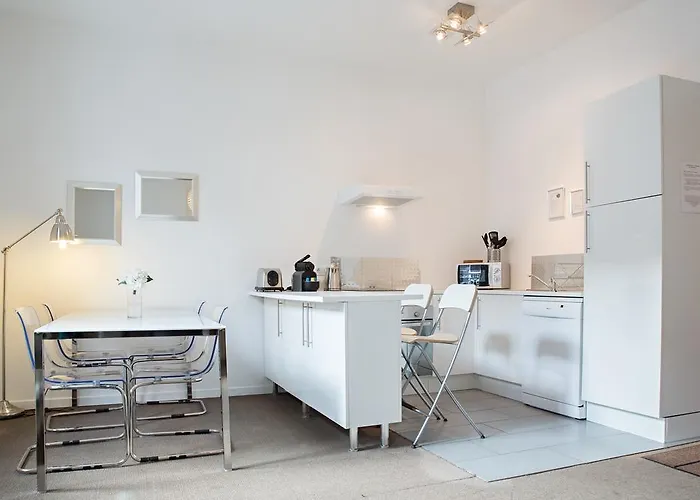 2 Pieces Apartment *